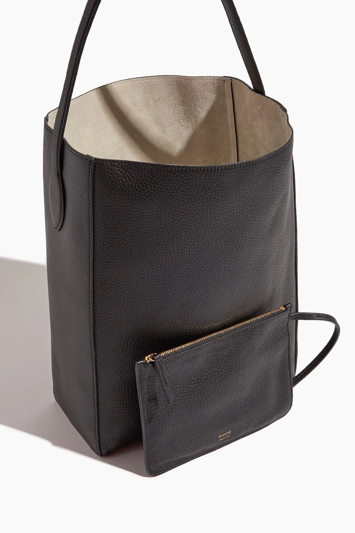 Frida Hobo Bag in Black